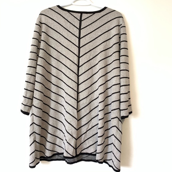 Laura Plus Shiny Silver & black stripped Blouse 2X - Picture 6 of 13